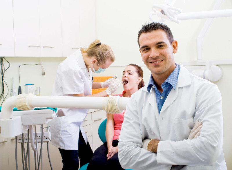 3 Tips to Help You Choose a Round Lake Beach Dentist for Your Family